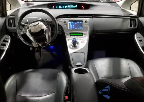 2015 Toyota Prius z USA, uszkodzony, nr VIN JTDKN3DU2F0426547